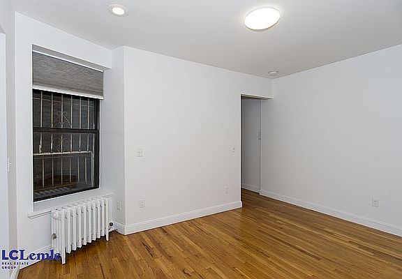 3rd image of 1324 Lexington Ave #2B