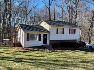 5536 Remington Point Dr, Walkertown, NC 27051