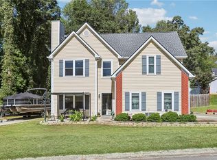 7038 Valley Forge Dr, Flowery Branch, GA 30542