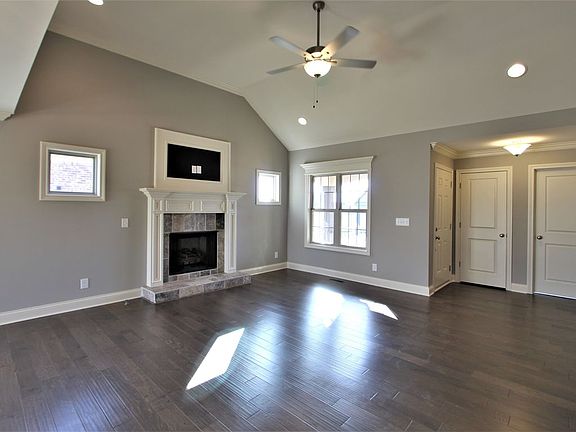 2nd image of 210 Ernest Dr #85