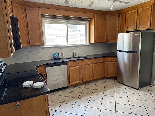 470 Grattan St #1 — Photo 2