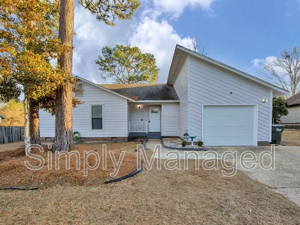 7020 Pantego Dr, Fayetteville, NC 28314