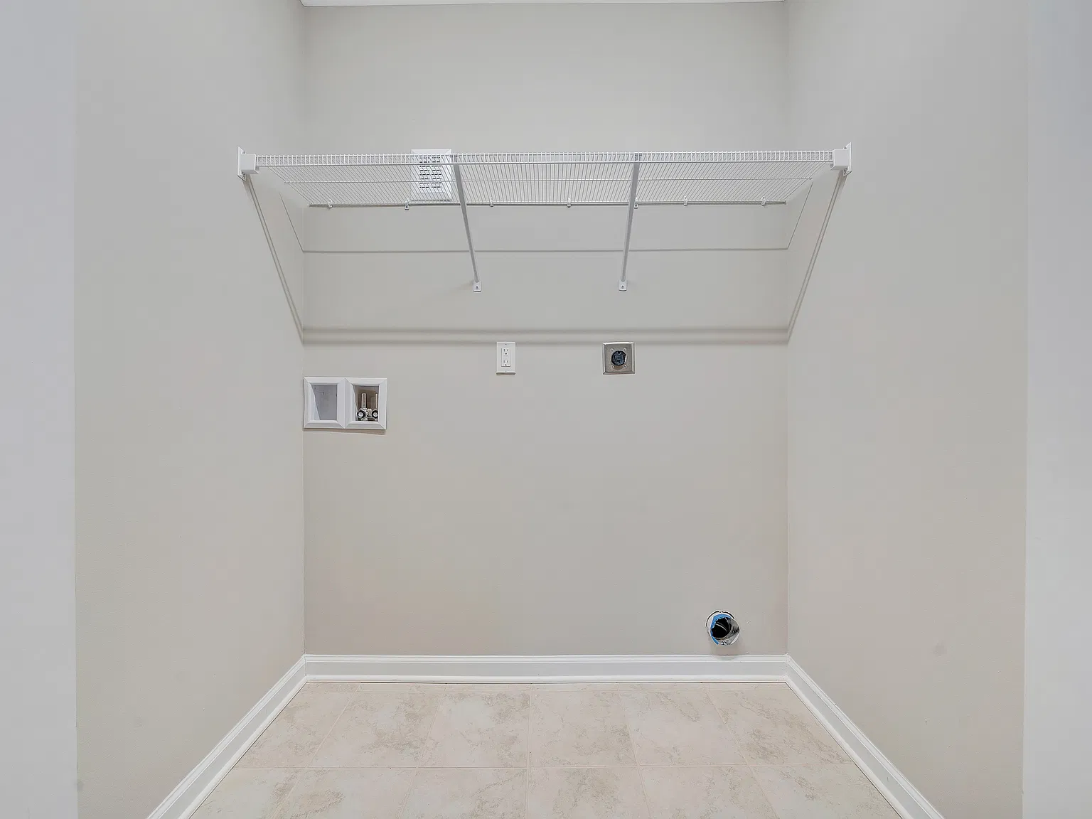 2 bed, 2.5 bath, 1595 sqft, $1,699 — Photo 3