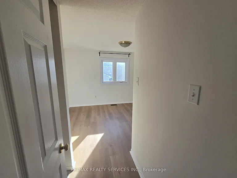 211 Ponymeadow Ter — Photo 19