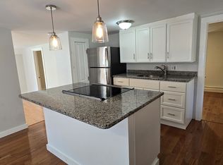 16 Railroad St APT 4, Pepperell, MA 01463