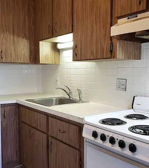 924 Beacon St #6 — Photo 15