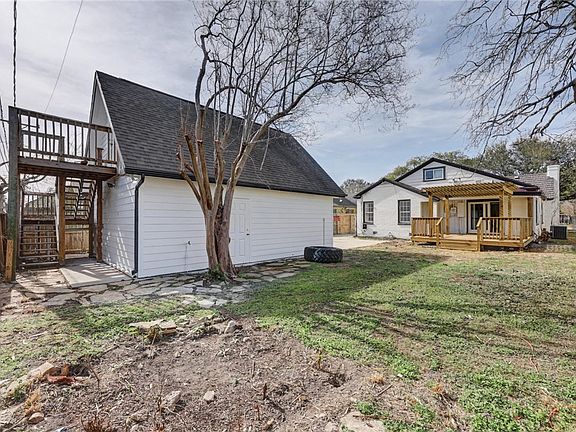 4th image of 417 Cole St