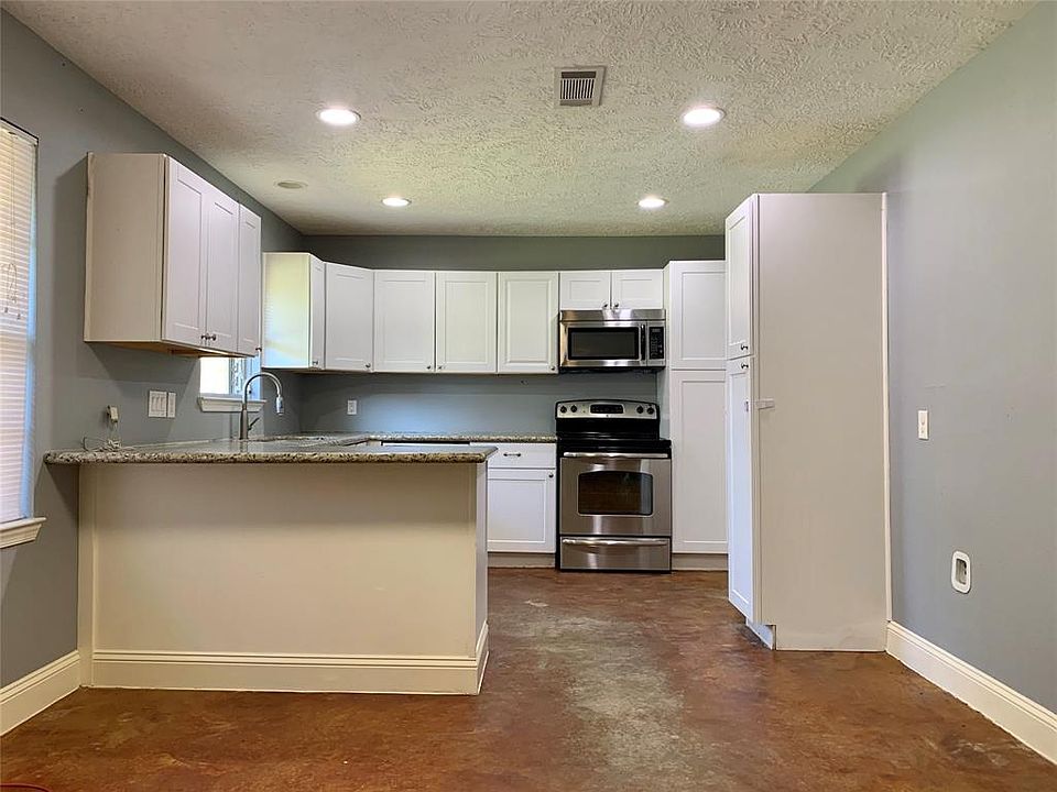 1st image of 1713 Willow Oak Cir