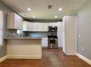 1713 Willow Oak Cir, Dickinson, TX 77539