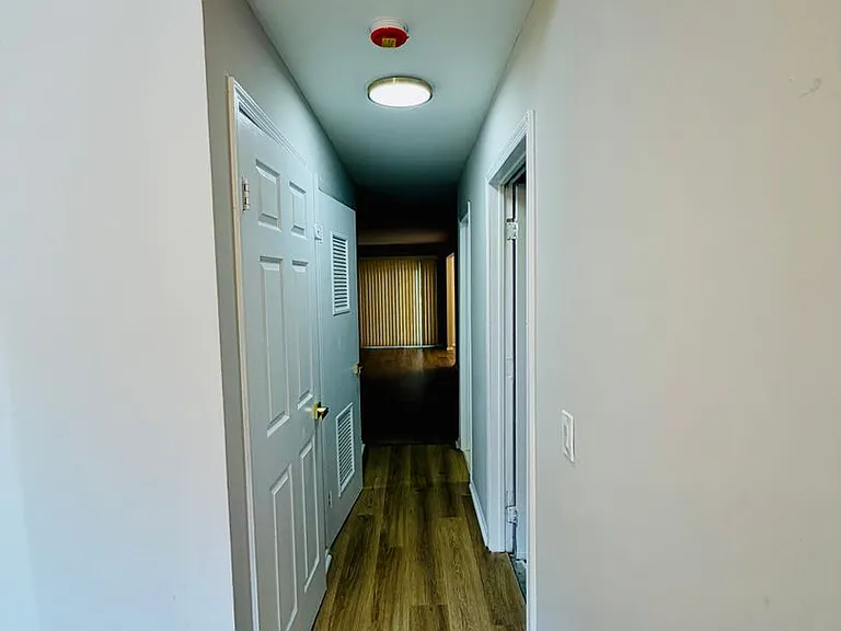 11 Saffron Dr — Photo 4