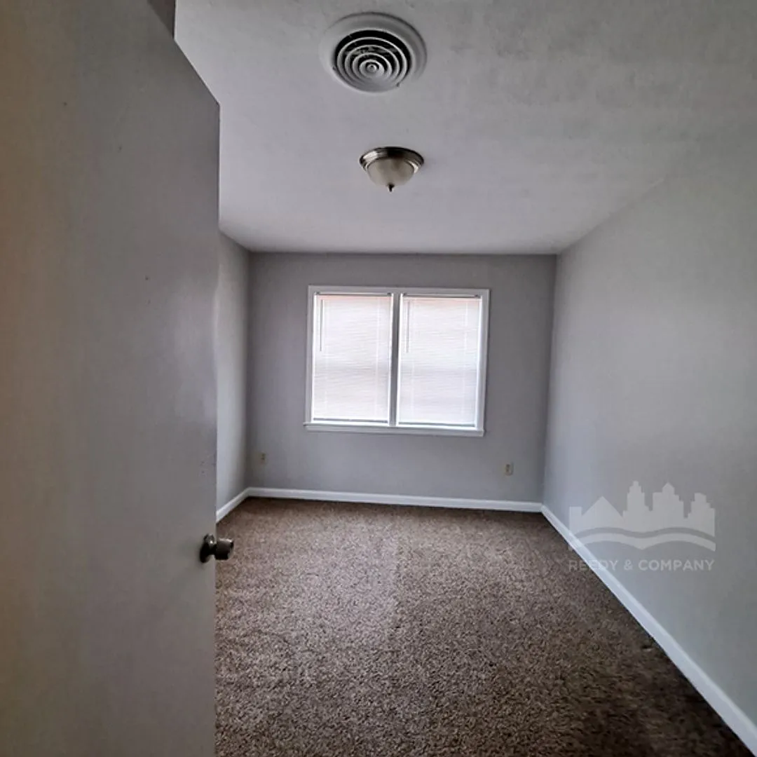 Welcome to 3743 Lakehurst Dr! — Photo 4