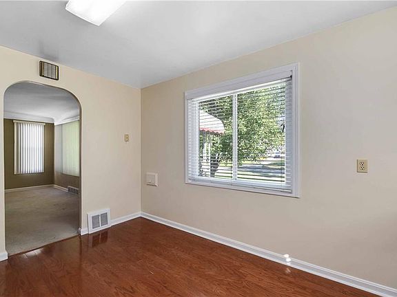 4th image of 6458 Lawnwood Ave