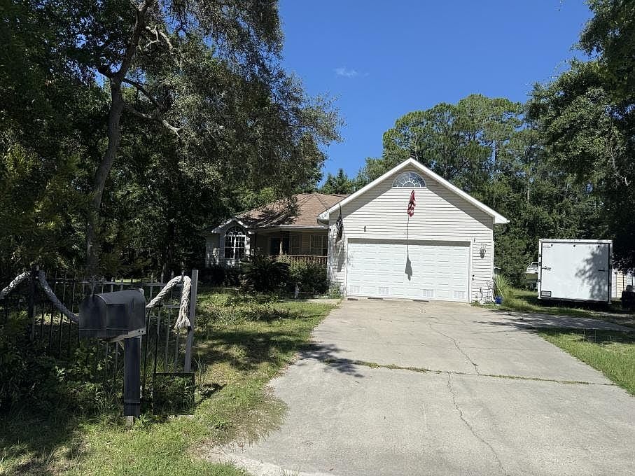 1st image of 104 Fernwood Ct