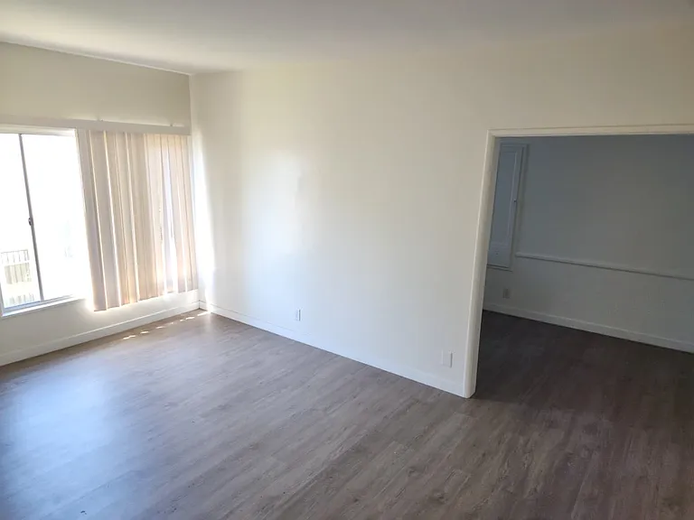 4767 San Vicente Blvd #6 — Photo 5