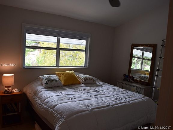 5th image of 798 Crandon Blvd APT 22-C