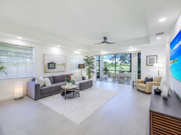 8637 Champions Point Unit 901, Naples, FL 34113