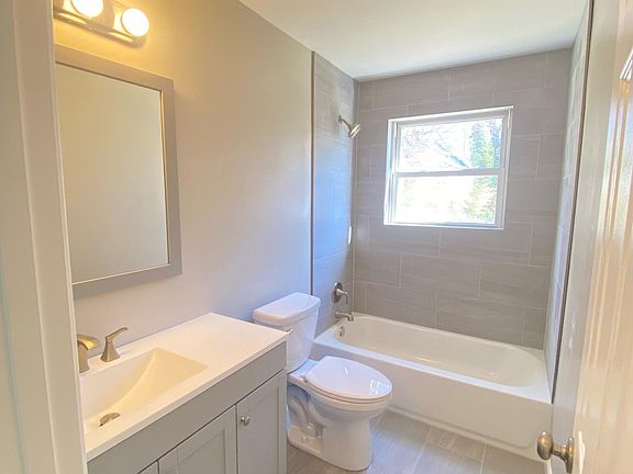 2nd image of 35 Washington St APT 5