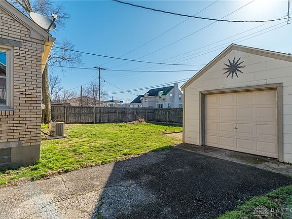 4th image of 4030 Ellery Ave