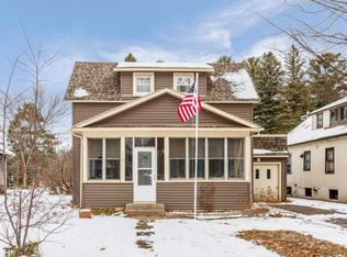 216 4th St NE, Braham, MN 55006