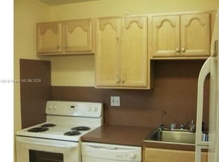 220 SW 9th Ave APT 109, Hallandale, FL 33009
