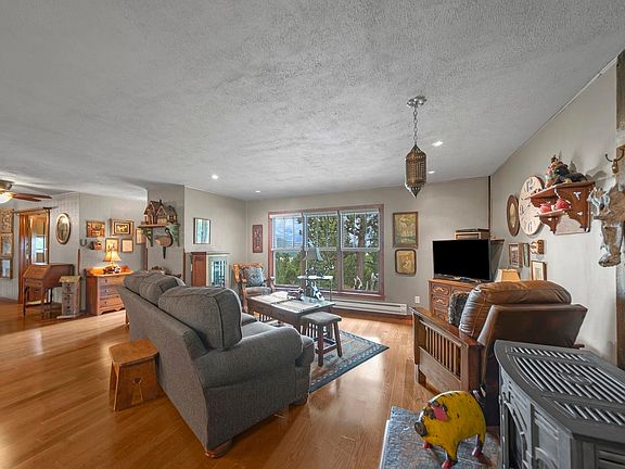 4th image of 25604 Mountain Shadow Rd
