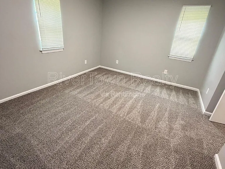 691 Creekstone Cir — Photo 16