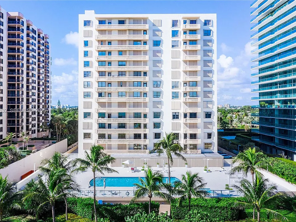 10185 Collins Ave #1204