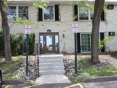 814 Old Settlers Trl APT 6, Hopkins, MN, 55343
