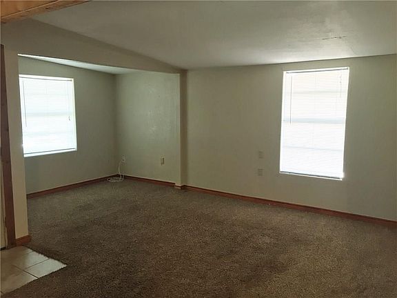 5th image of 224 Meadow Lark Dr
