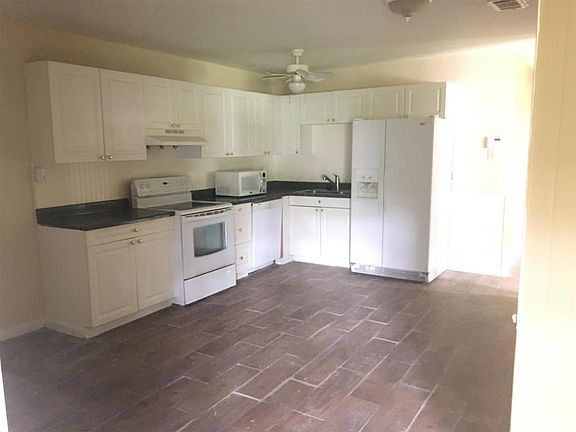 3rd image of 114 Nelda Dr
