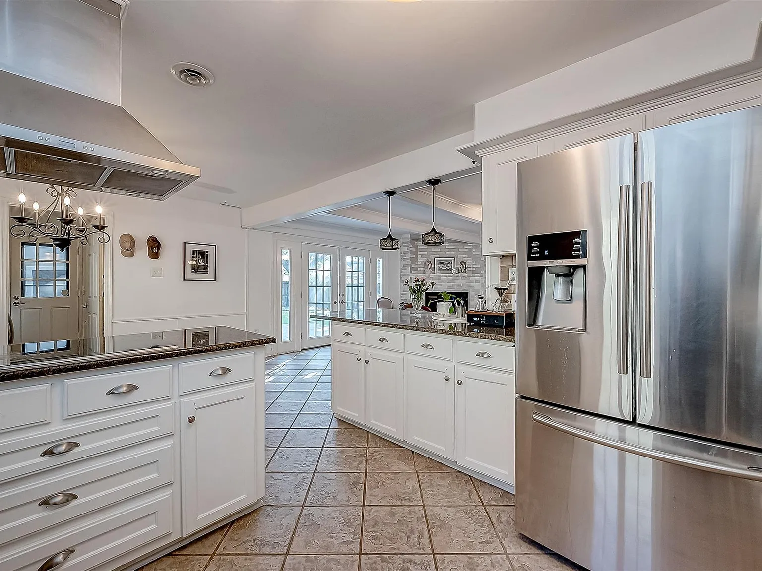 4 bed, 2.5 bath, 2681 sqft, $3,380 — Photo 4