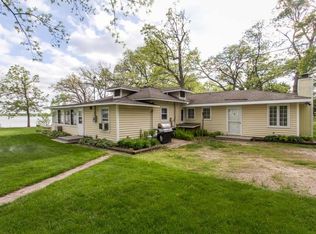 24007 Oakwood Ln, Kansasville, WI 53139