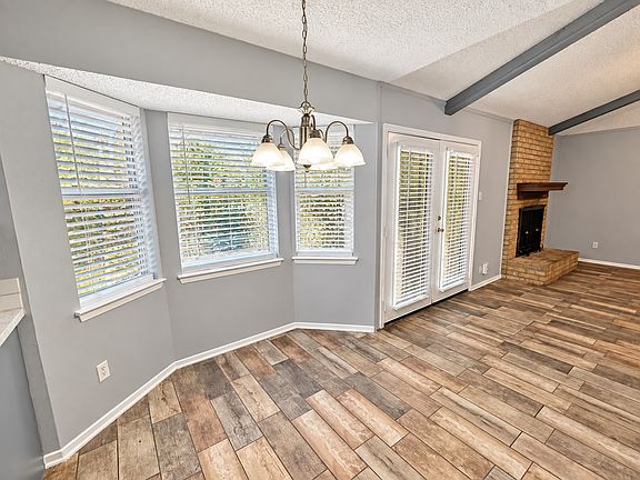 5th image of 2809 Bent Tree Ln