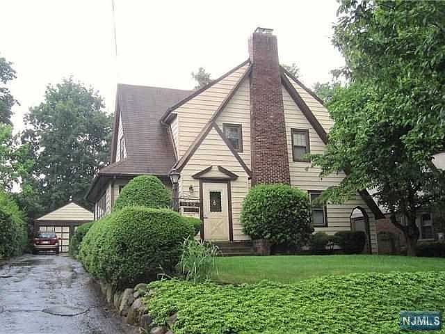 1st image of 592 W Englewood Ave