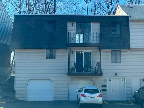 826 Blackstone Vlg, Meriden, CT 06450