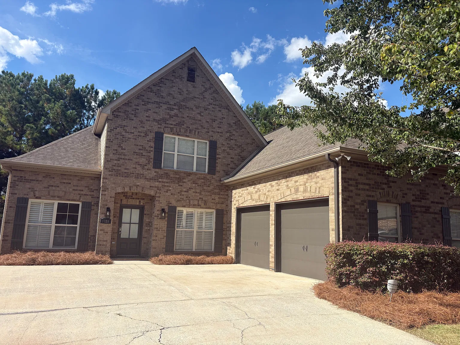 4 bed, 3.5 bath, 2927 sqft, $4,500 — Photo 2