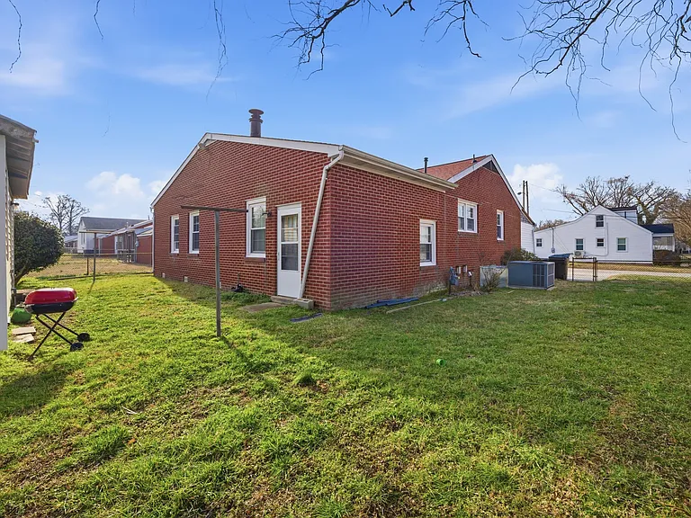 1210 Pansy St — Photo 33