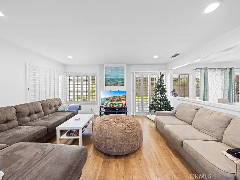 17612 Webster Ave — Photo 4