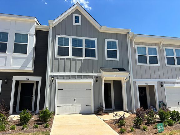 2nd image of 140 Fideaux Blvd