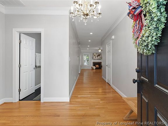 4th image of 327 Ridgeway Ct