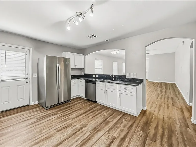 13211 Ambrosa Dr — Photo 3