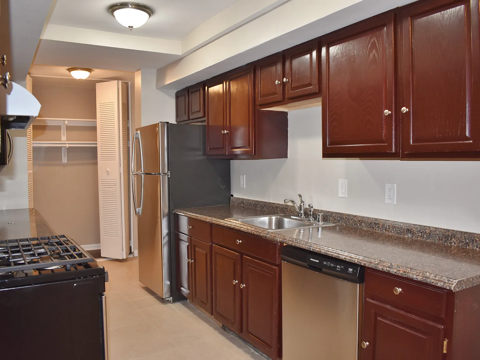 Beautiful 2br 2ba Condo — Photo 4