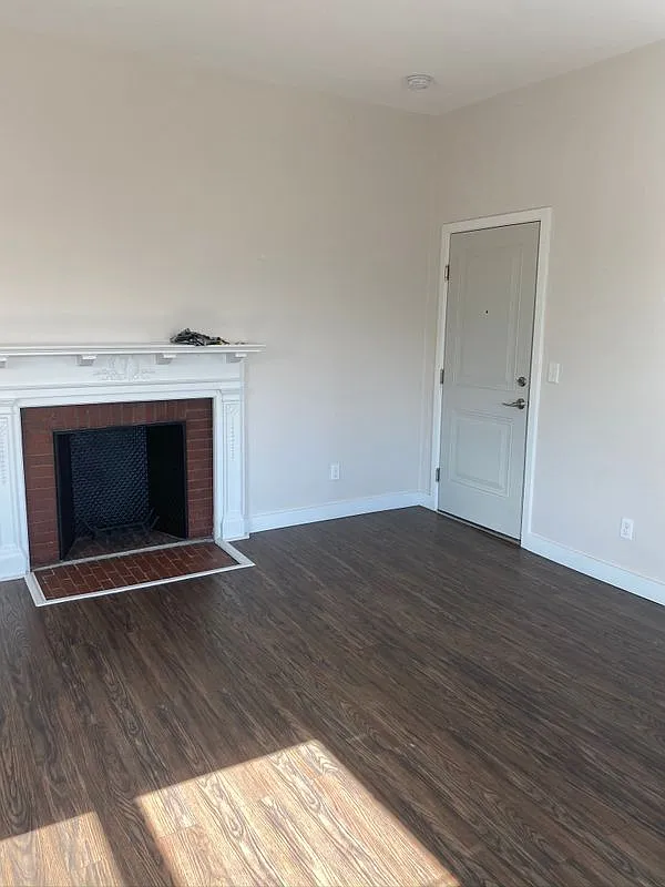 Building Photo - 208 Waterman St #7