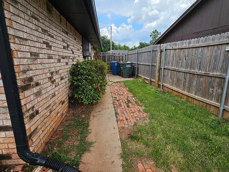 1029 Hunters Glen Cir — Photo 31