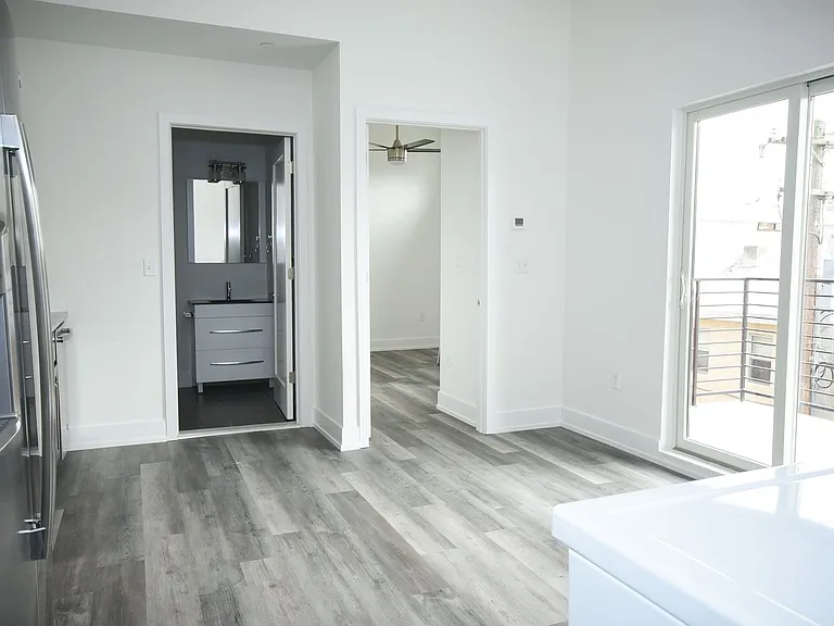 6162 Ridge Ave — Photo 8