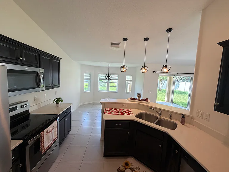 19 Fenwick Ln — Photo 4