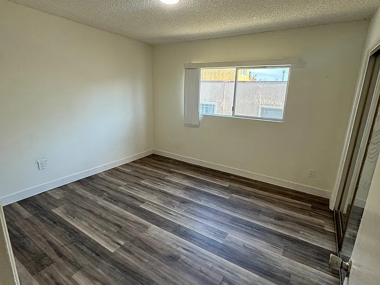18606 Collins St #8 — Photo 5