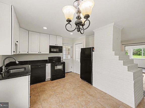 3rd image of 6714 Edsall Rd