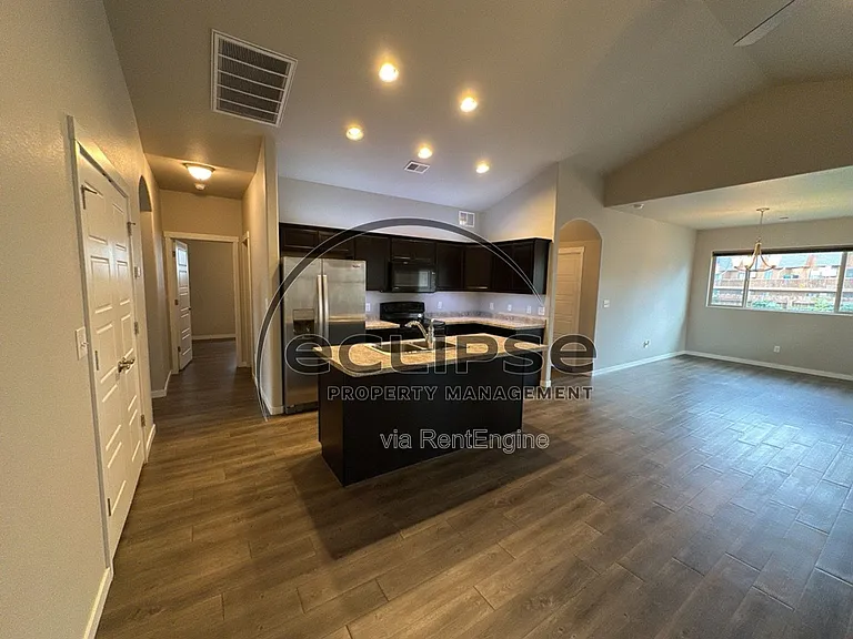 2921 Magnolia Ave — Photo 32