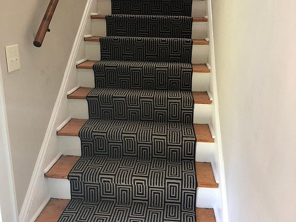 Inside steps to apartment